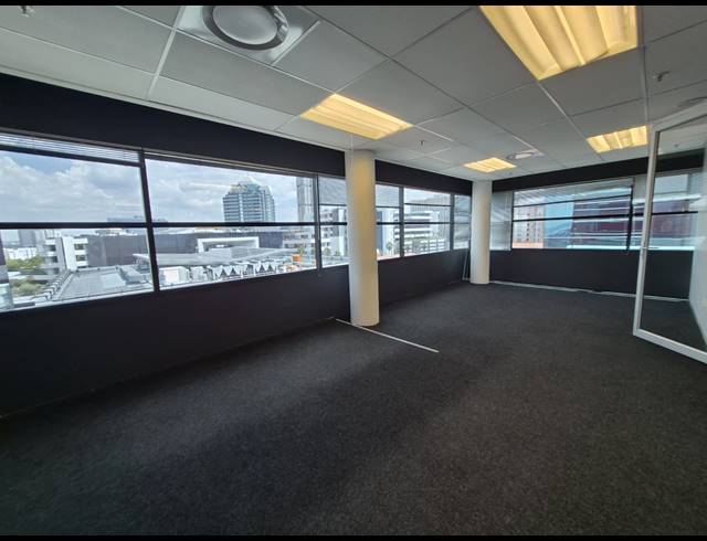492M² OFFICE TO LET IN SANDTON CENTRAL